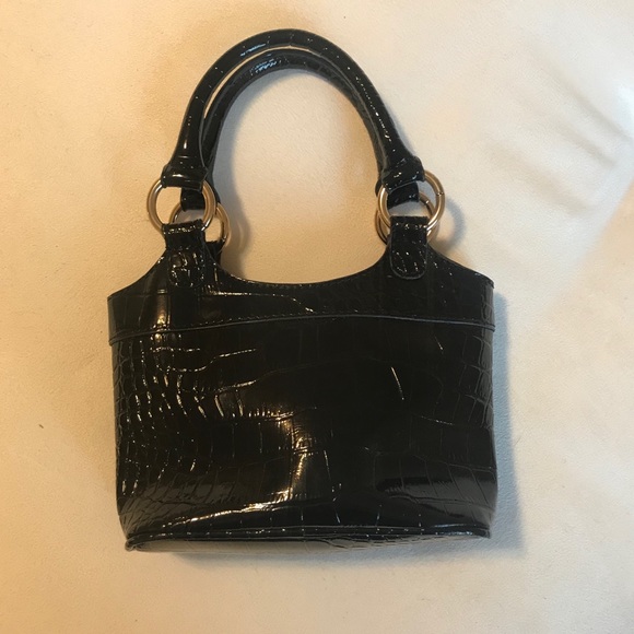 Small GUESS Purse - Picture 2 of 3